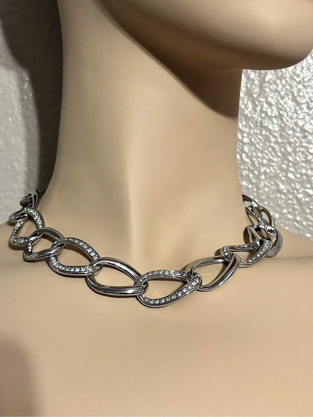 Premier designs Rhinestone Link Necklace in Silver Like New